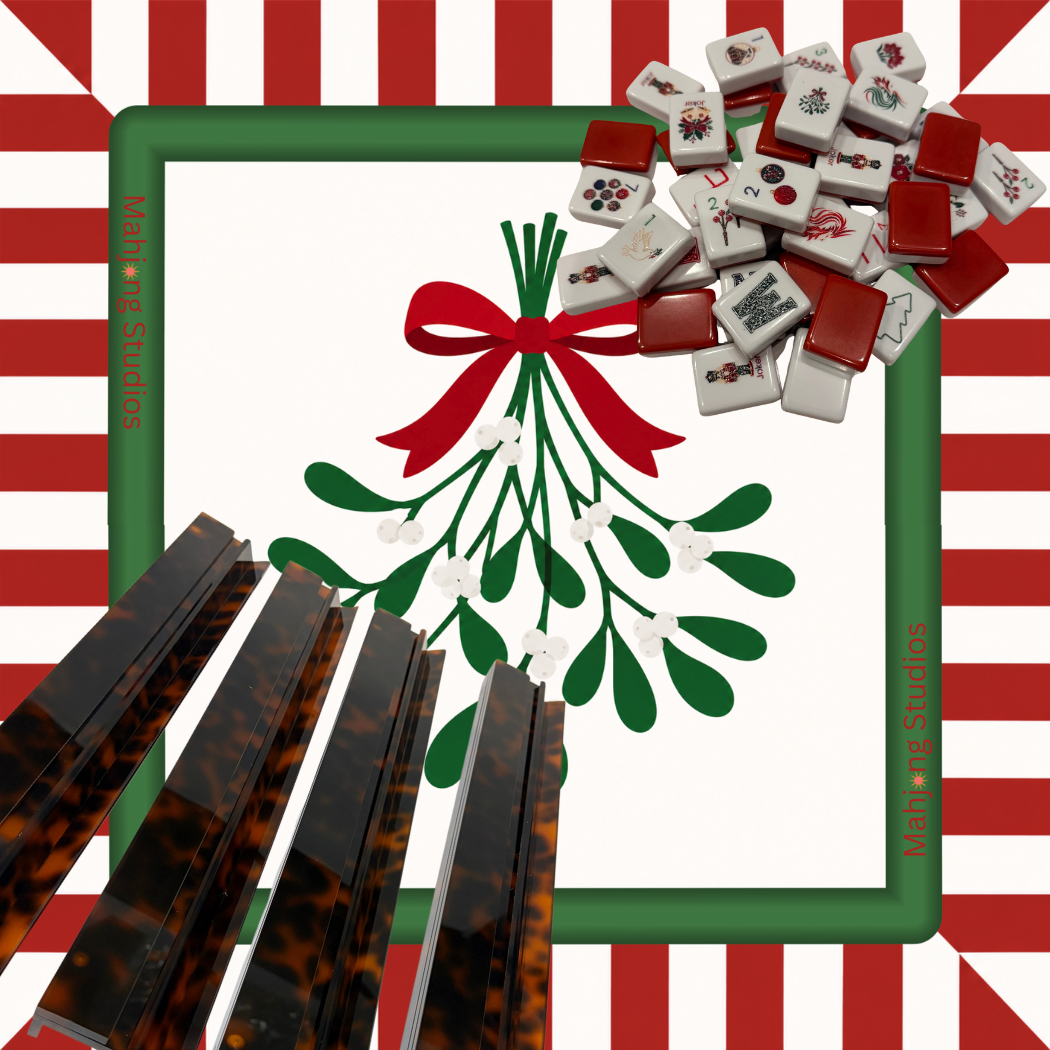 Christmas Kiss Mahjong mat with mistletoe red bow and candy stripe border tortoise shell straight racks 20"